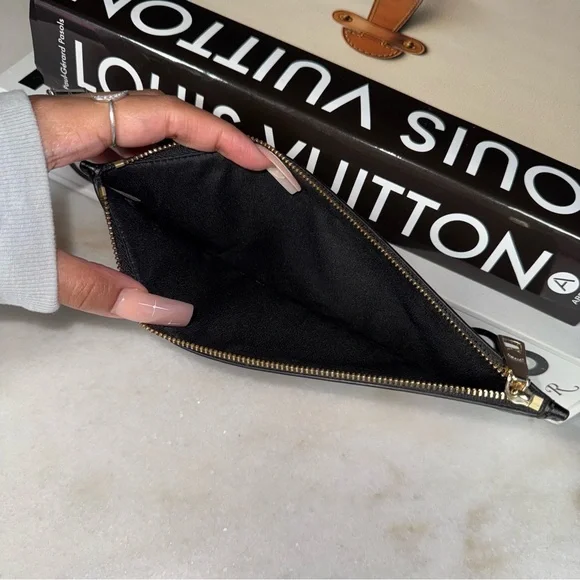 Coach Black Leather Zip Pouch Clutch Minimalist Wristlet - Picture 7 of 9